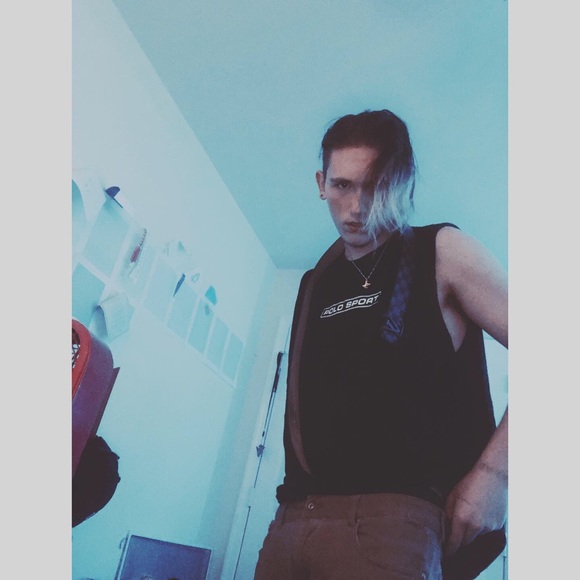 Hey, I’m IanTheUglyGothKid - Picture 2 of 8